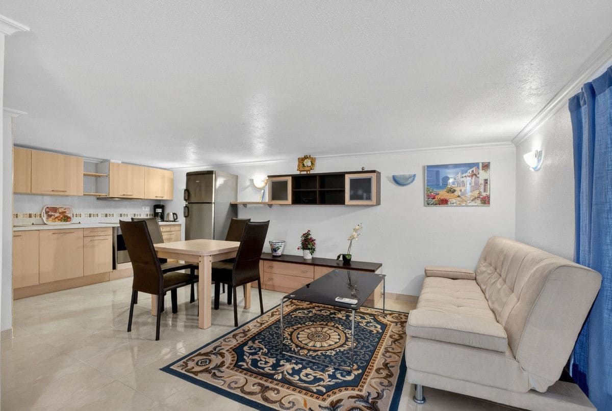 4 bedroom Villa for sale in Torrevieja with pool - € 317,000 (Ref: 10028562)
