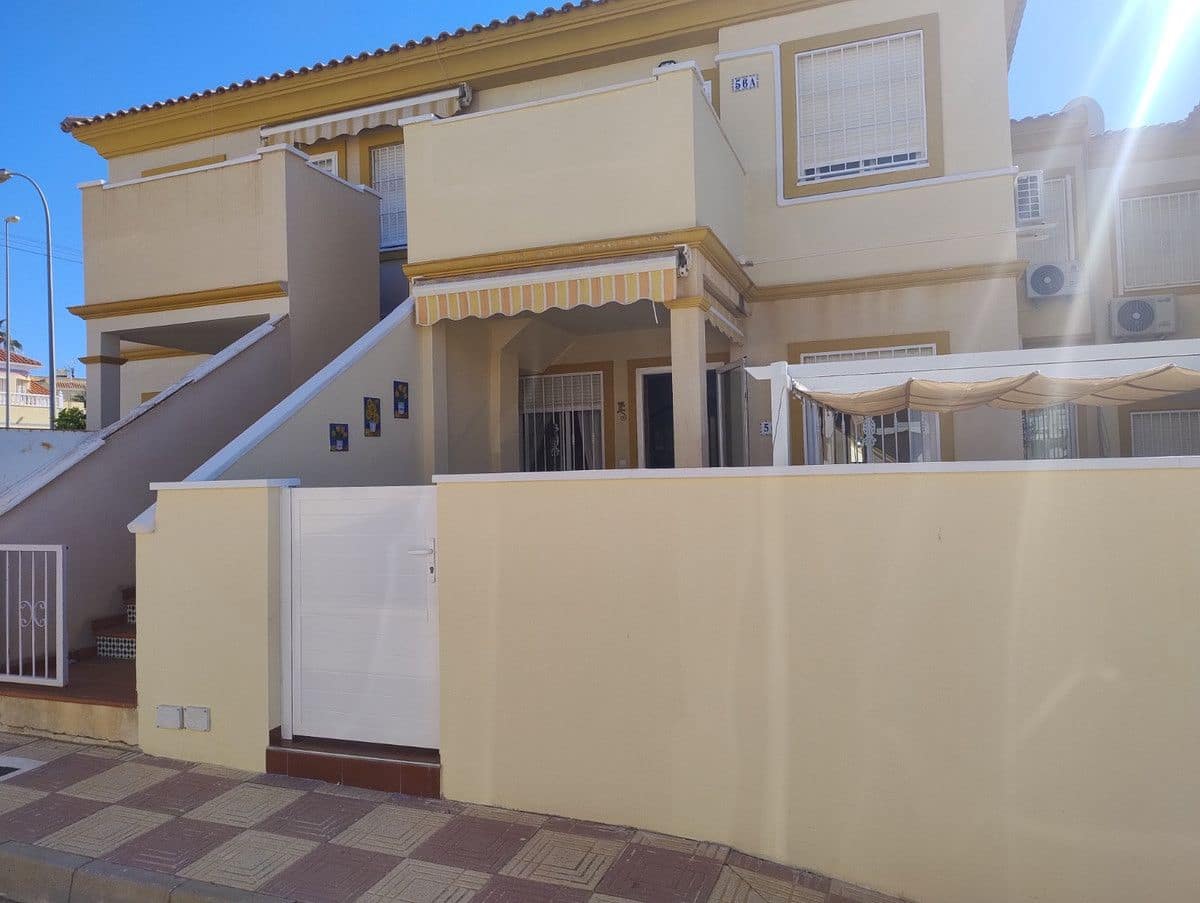 2 camera da letto Villa in vendita in Torrevieja con piscina - 176.900 € (Rif: 10028565)