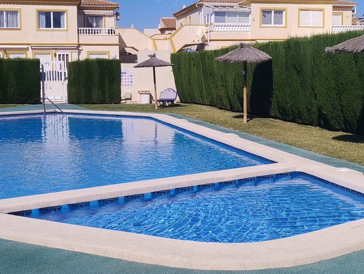 2 camera da letto Villa in vendita in Torrevieja con piscina - 176.900 € (Rif: 10028565)