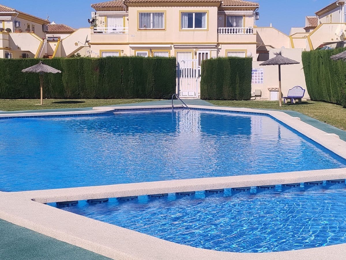 2 camera da letto Villa in vendita in Torrevieja con piscina - 176.900 € (Rif: 10028565)