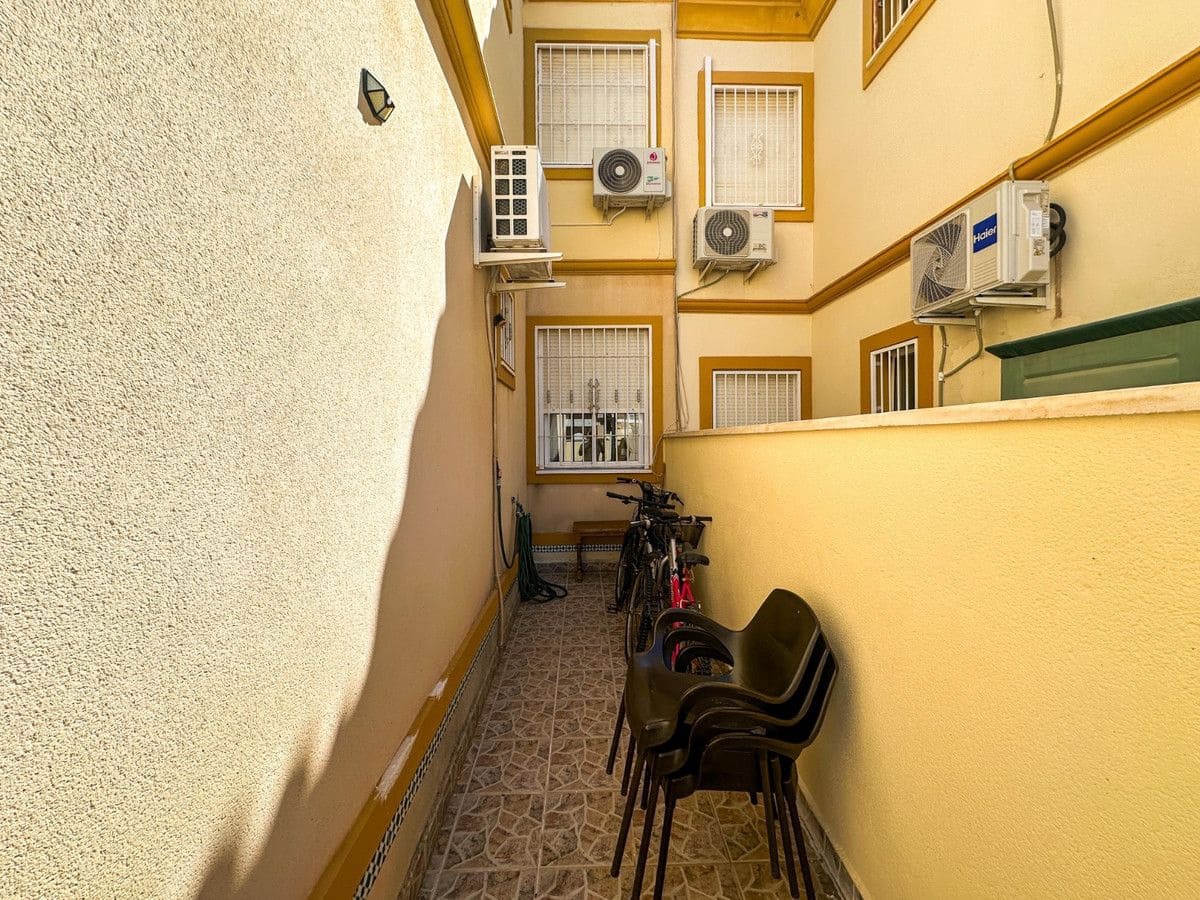 2 camera da letto Villa in vendita in Torrevieja con piscina - 176.900 € (Rif: 10028565)