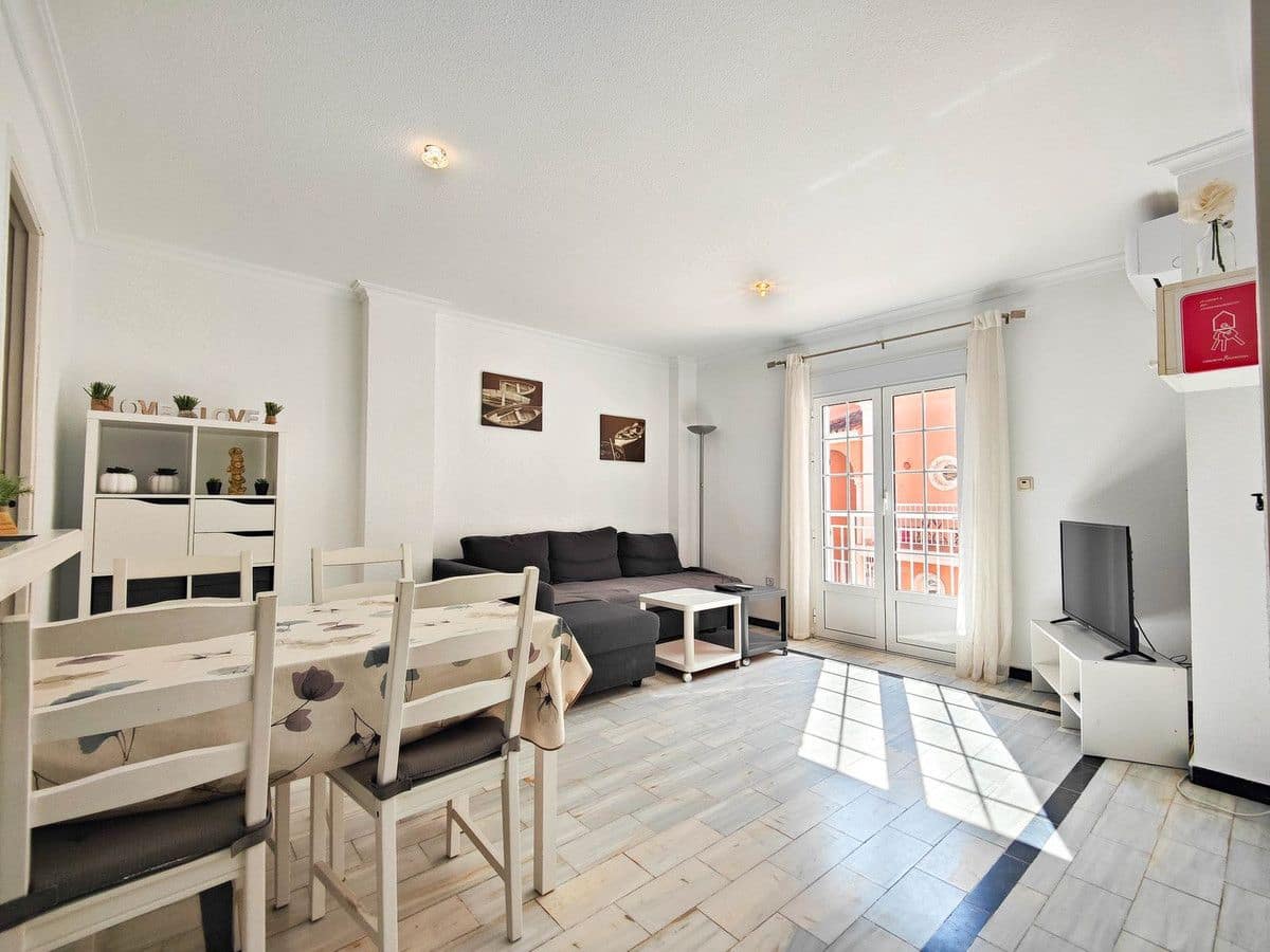 2 sovrum Lägenhet till salu i Torrevieja med pool - 215 000 € (Ref: 10028570)
