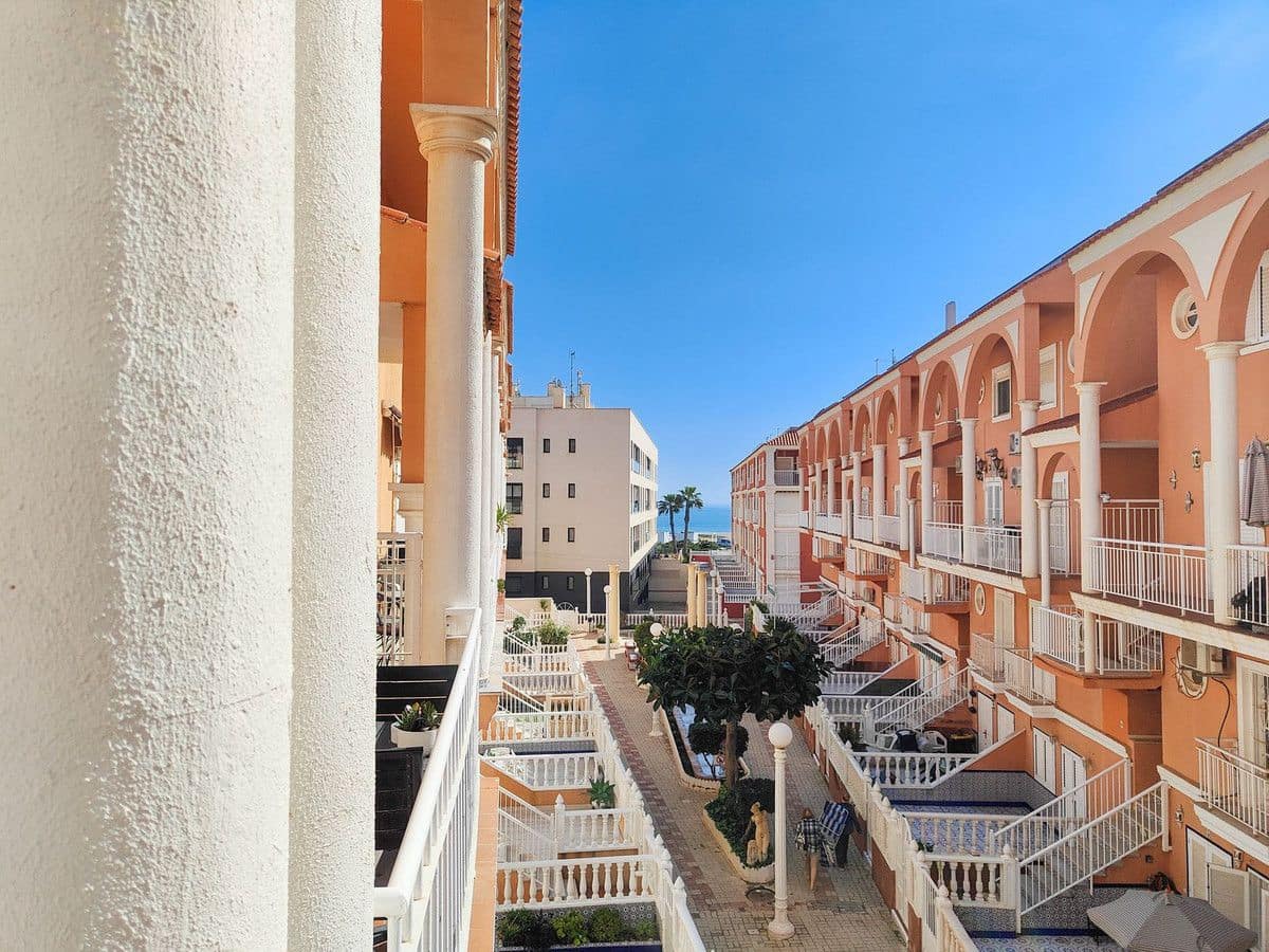 2 sovrum Lägenhet till salu i Torrevieja med pool - 215 000 € (Ref: 10028570)