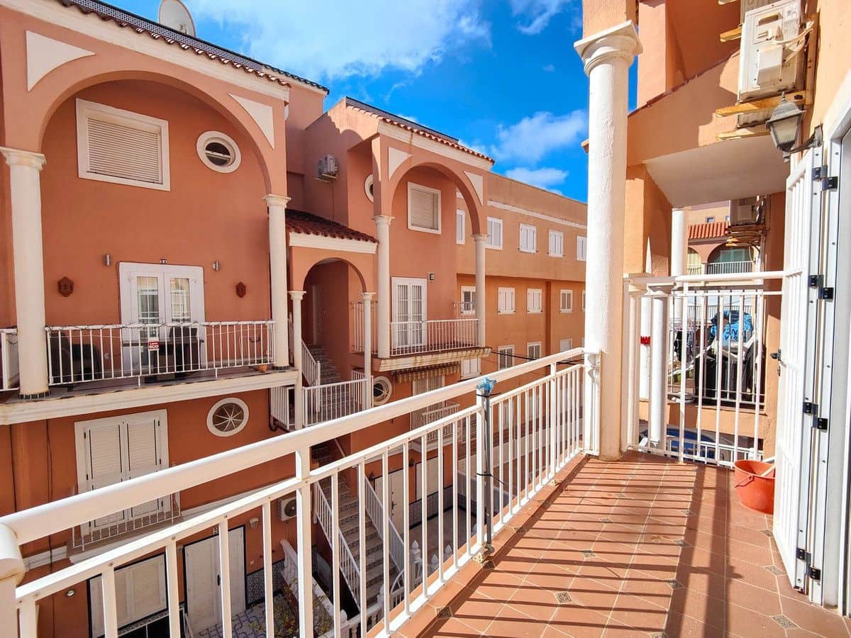 2 sovrum Lägenhet till salu i Torrevieja med pool - 215 000 € (Ref: 10028570)