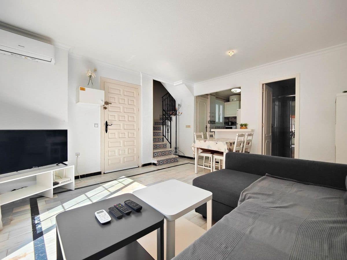 2 sovrum Lägenhet till salu i Torrevieja med pool - 215 000 € (Ref: 10028570)