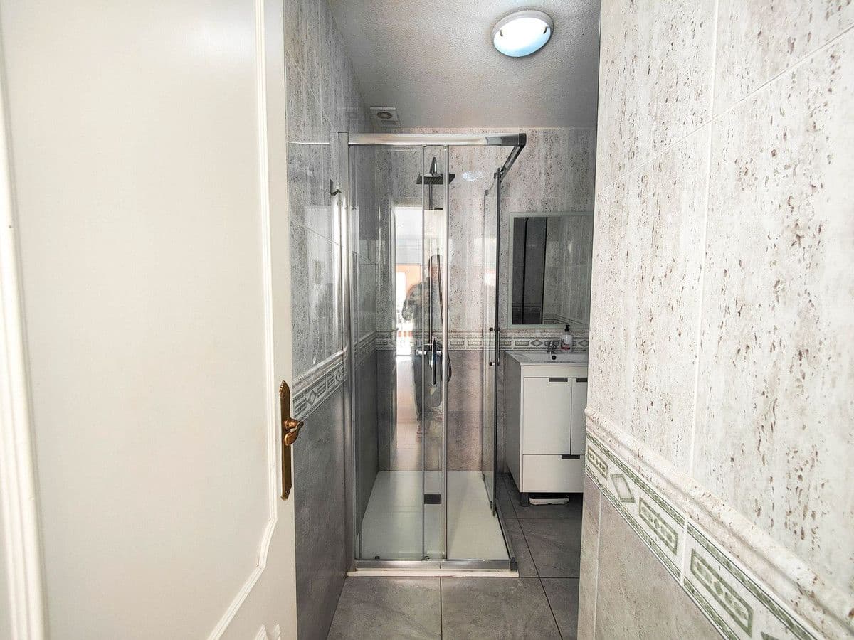 2 sovrum Lägenhet till salu i Torrevieja med pool - 215 000 € (Ref: 10028570)