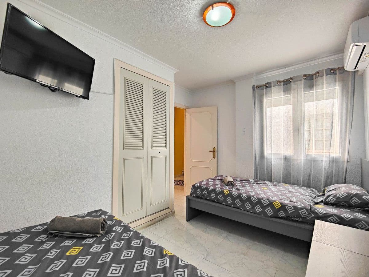 2 sovrum Lägenhet till salu i Torrevieja med pool - 215 000 € (Ref: 10028570)