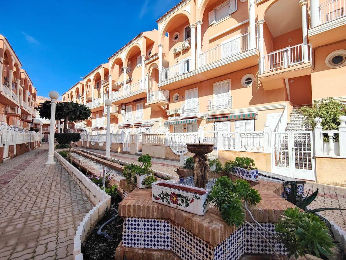 2 sovrum Lägenhet till salu i Torrevieja med pool - 215 000 € (Ref: 10028570)