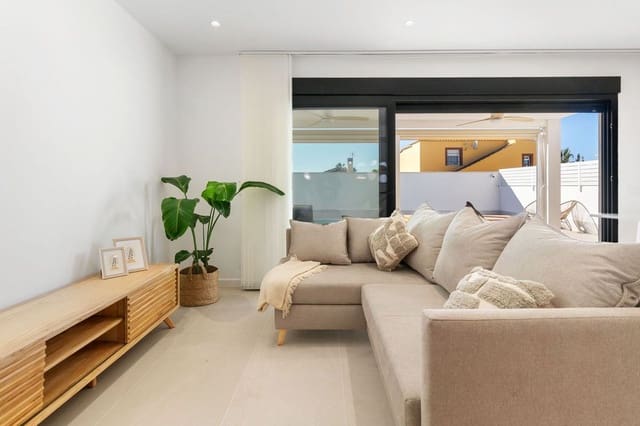 3 sypialnia Willa na sprzedaż w El Chaparral, Torrevieja z basenem - 459 000 € (Ref: 10028572)