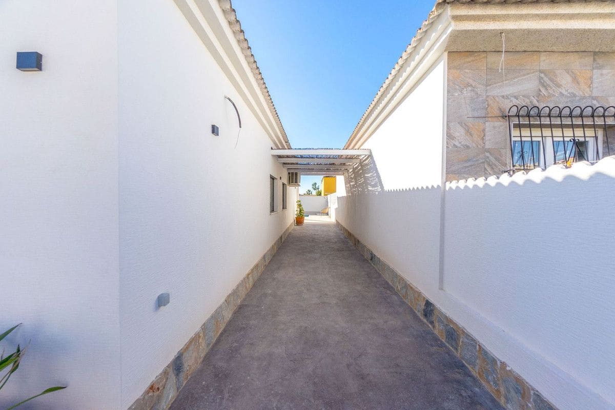 3 sypialnia Willa na sprzedaż w El Chaparral z basenem - 459 000 € (Ref: 10028572)