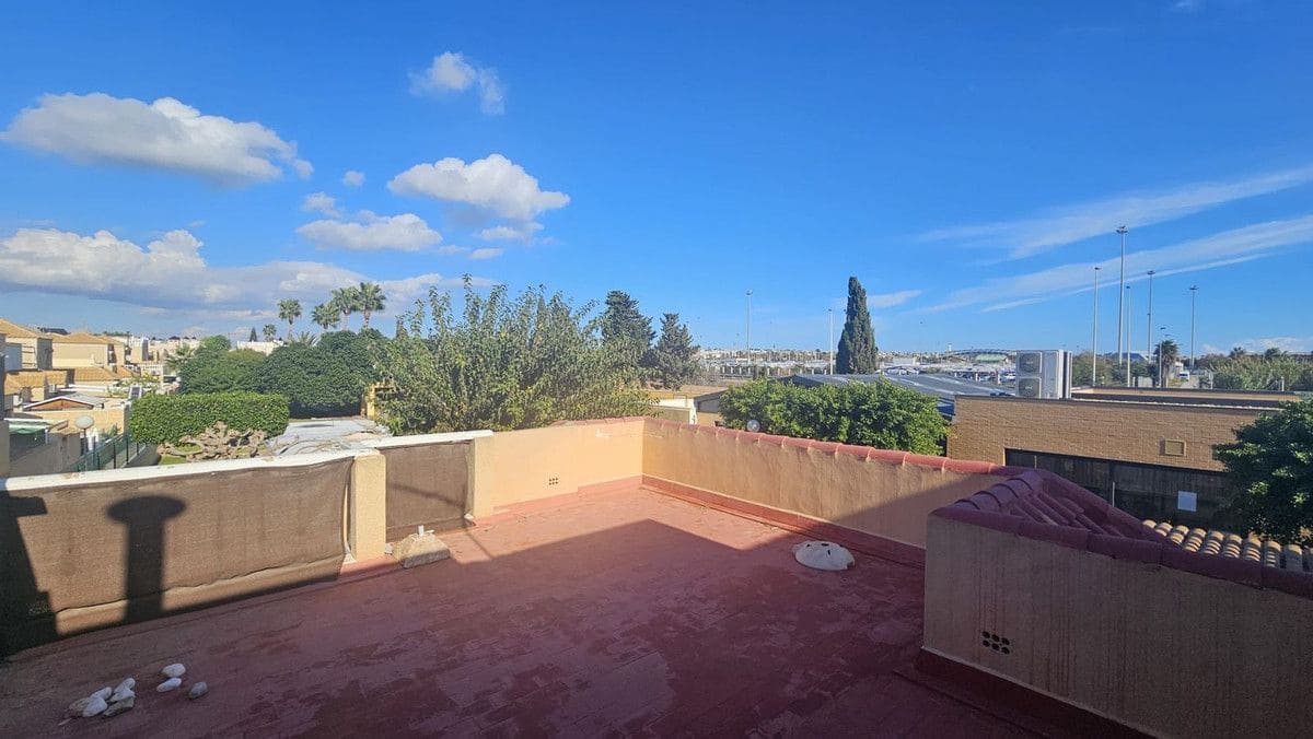 2 chambre Maison de Ville à vendre à Torrevieja avec piscine - 170 000 € (Ref: 10028575)