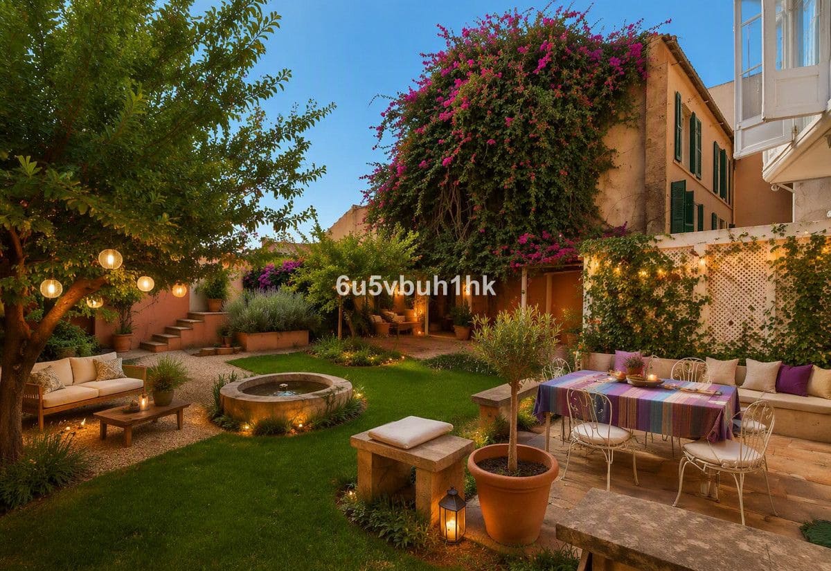 8 bedroom Townhouse for sale in Palma de Mallorca - € 2,700,000 (Ref: 10028580)