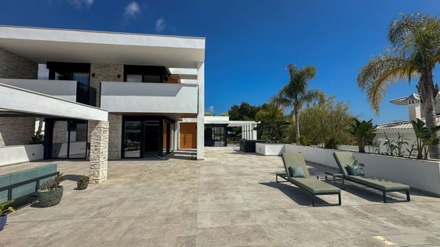 Chalet de 4 habitaciones en Orihuela Costa, Orihuela en venta con piscina - 2.950.000 € (Ref: 10028581)