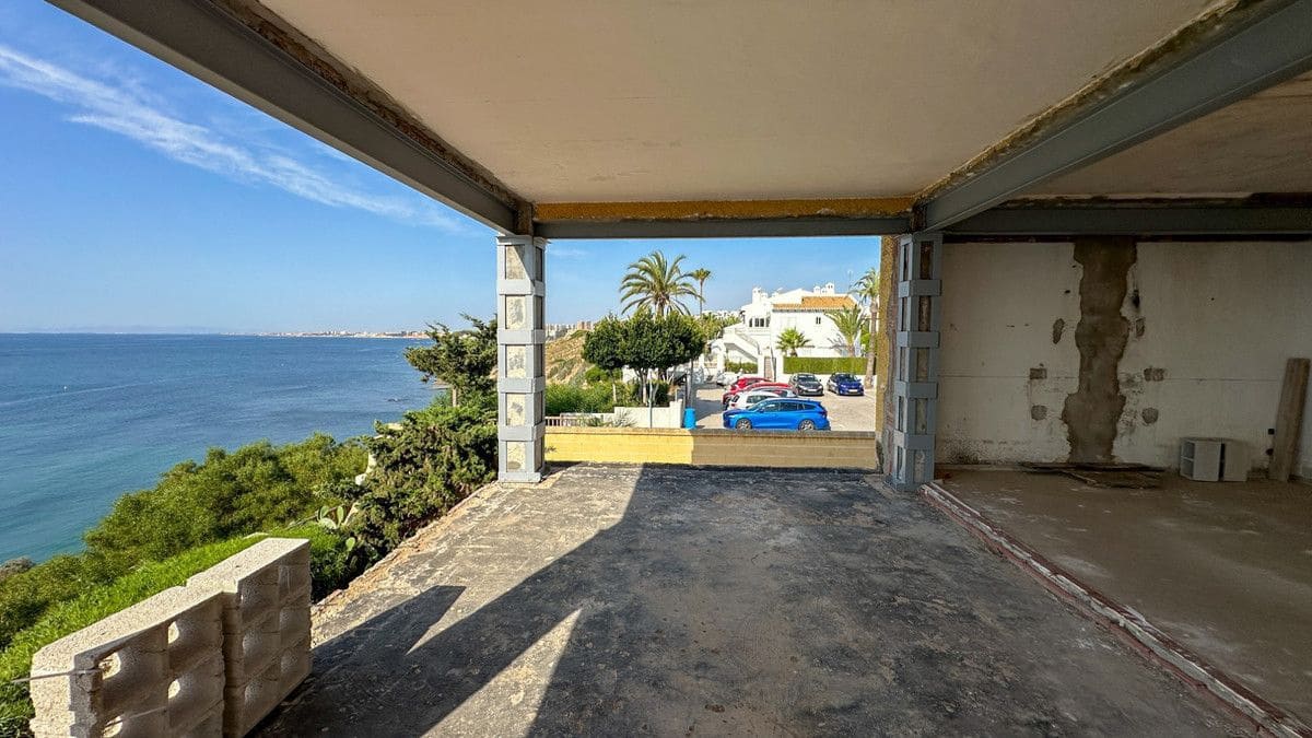 Chalet de 5 habitaciones en Cabo Roig en venta con piscina - 2.400.000 € (Ref: 10028582)