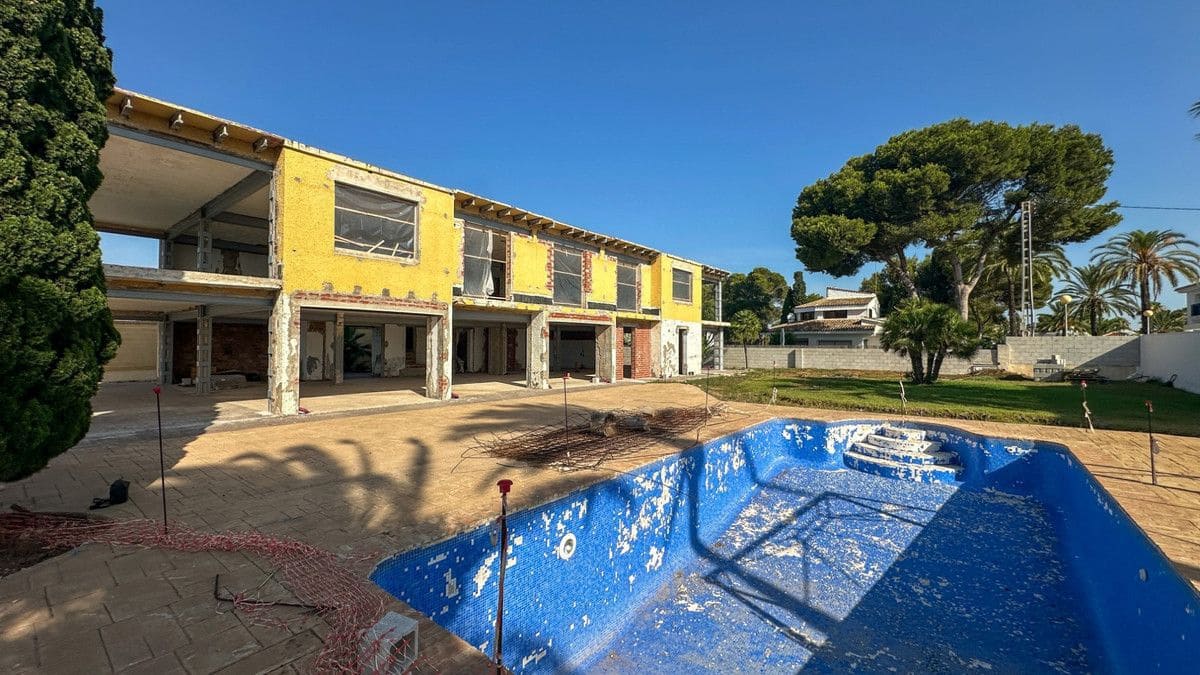 Chalet de 5 habitaciones en Cabo Roig en venta con piscina - 2.400.000 € (Ref: 10028582)