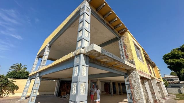 Chalet de 5 habitaciones en Cabo Roig, Orihuela en venta con piscina - 2.400.000 € (Ref: 10028582)