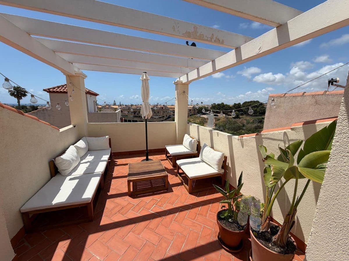 2 sovrum Villa till salu i La Zenia med pool - 198 000 € (Ref: 10028597)
