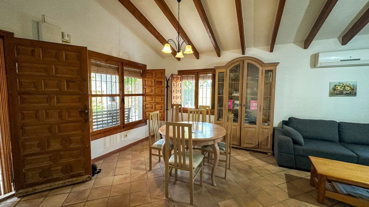 4 bedroom Villa for sale in Cabo Roig with pool - € 699,000 (Ref: 10028600)