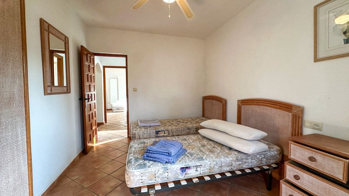 4 bedroom Villa for sale in Cabo Roig with pool - € 699,000 (Ref: 10028600)