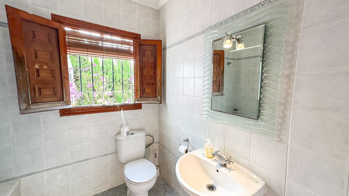 4 bedroom Villa for sale in Cabo Roig with pool - € 699,000 (Ref: 10028600)