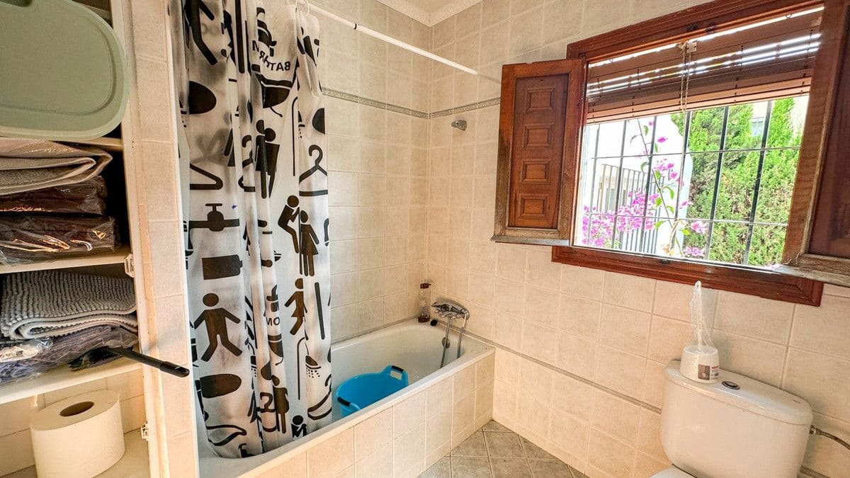 4 bedroom Villa for sale in Cabo Roig with pool - € 699,000 (Ref: 10028600)