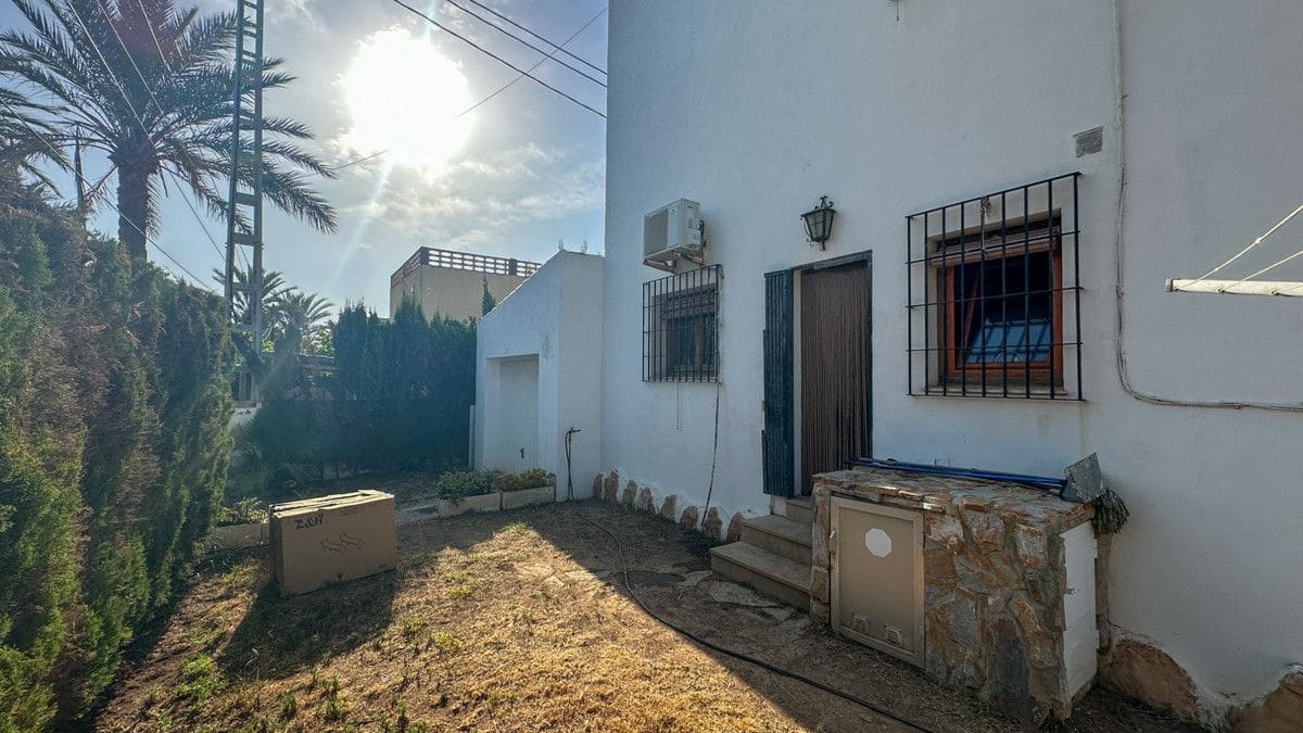 4 bedroom Villa for sale in Cabo Roig with pool - € 699,000 (Ref: 10028600)