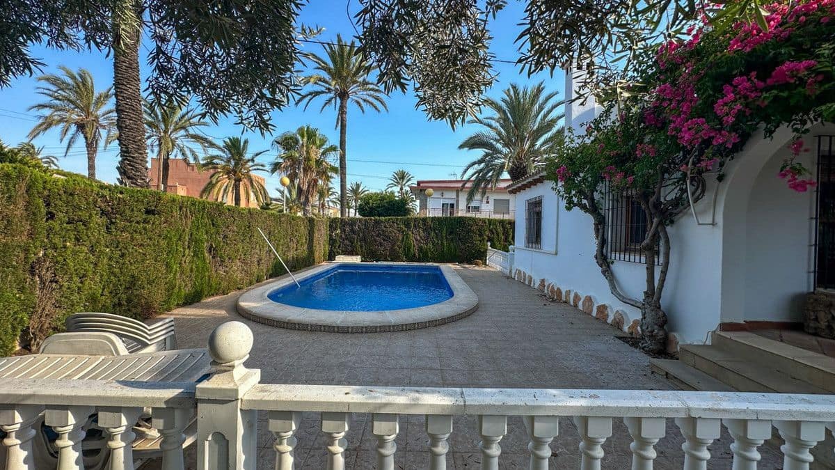 4 bedroom Villa for sale in Cabo Roig with pool - € 699,000 (Ref: 10028600)