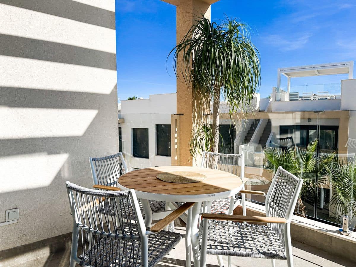 Chalet de 2 habitaciones en Orihuela Costa en venta con piscina - 319.000 € (Ref: 10028605)