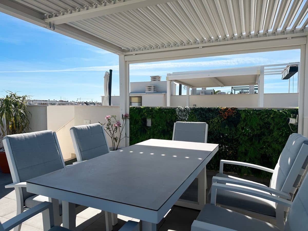 Chalet de 2 habitaciones en Orihuela Costa en venta con piscina - 319.000 € (Ref: 10028605)