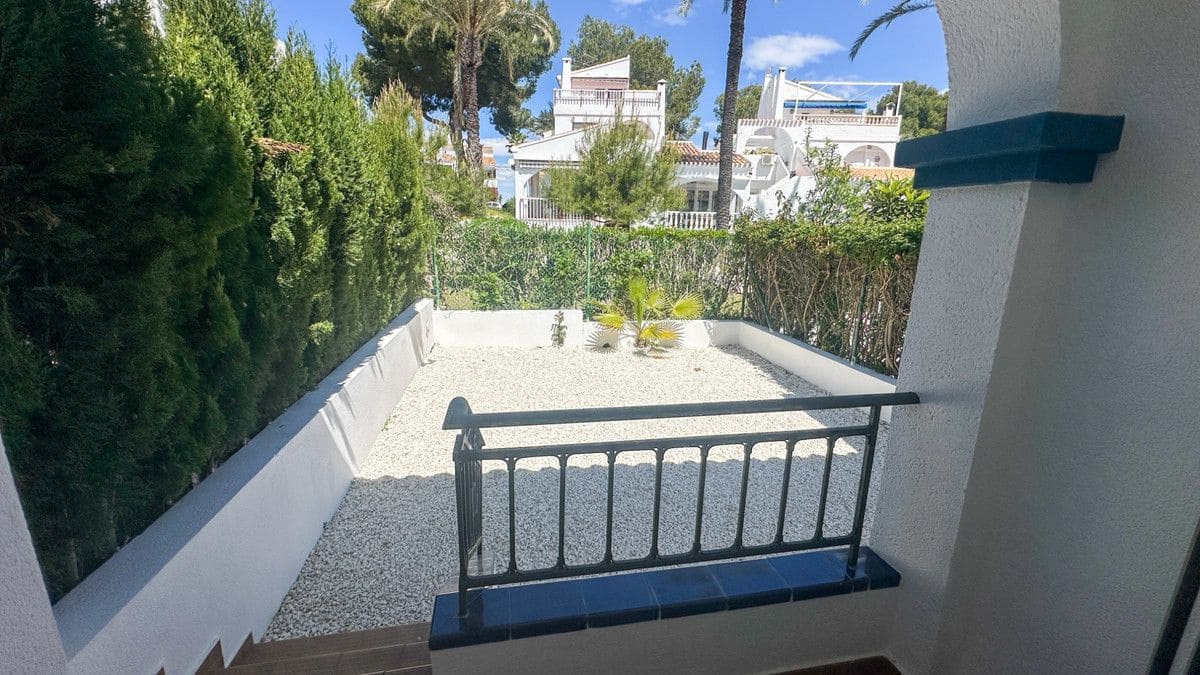 Pareado de 2 habitaciones en Orihuela Costa en venta con piscina - 215.000 € (Ref: 10028606)
