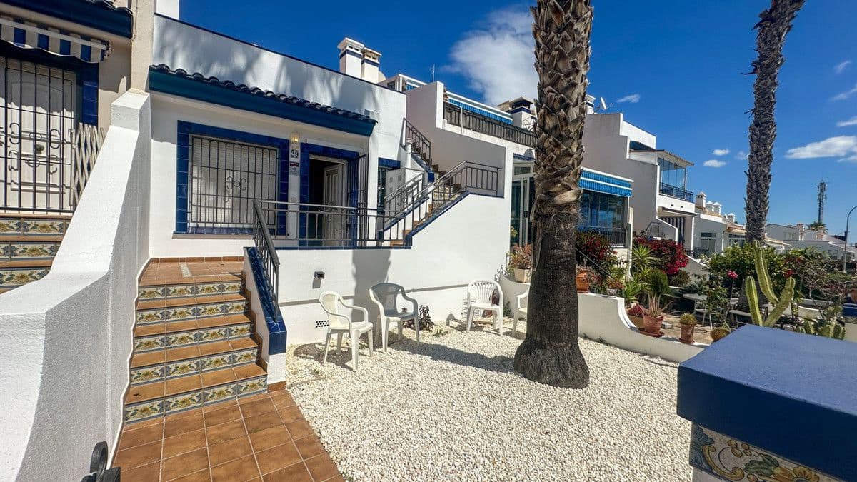 Pareado de 2 habitaciones en Orihuela Costa en venta con piscina - 215.000 € (Ref: 10028606)