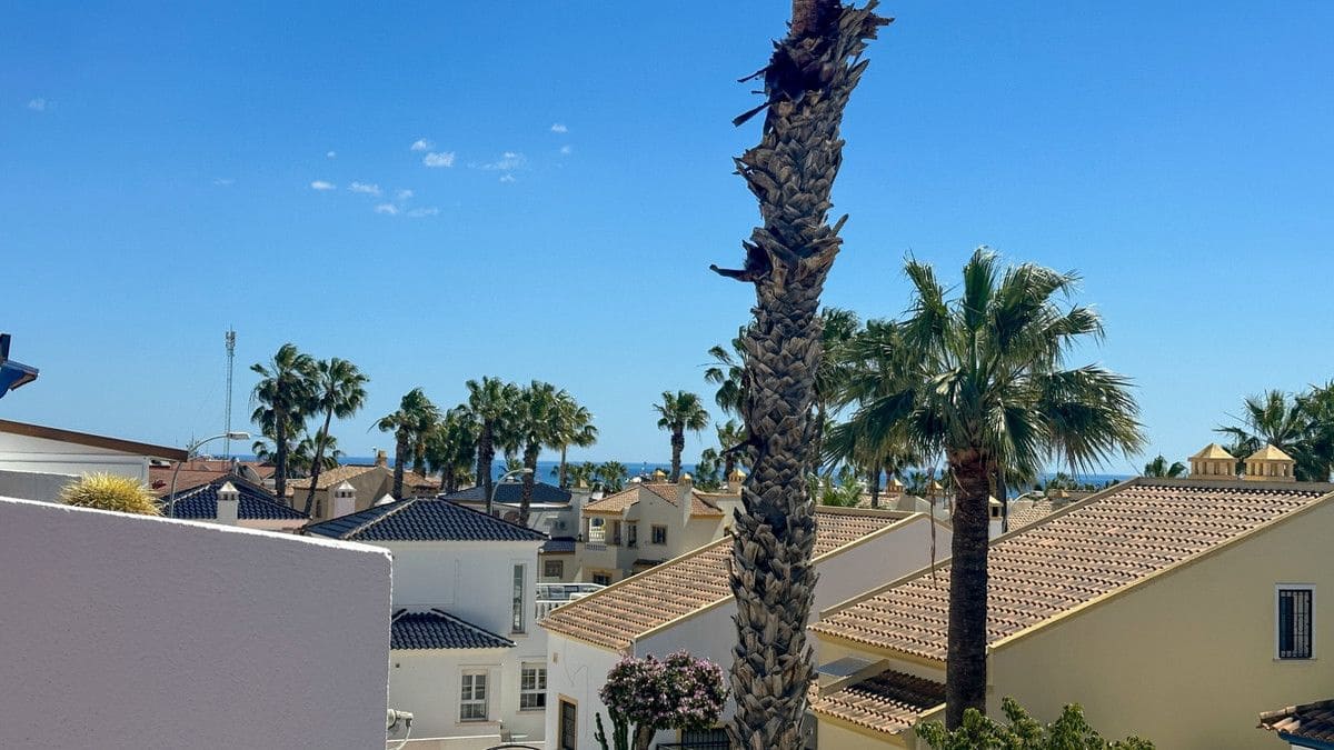 Pareado de 2 habitaciones en Orihuela Costa en venta con piscina - 215.000 € (Ref: 10028606)