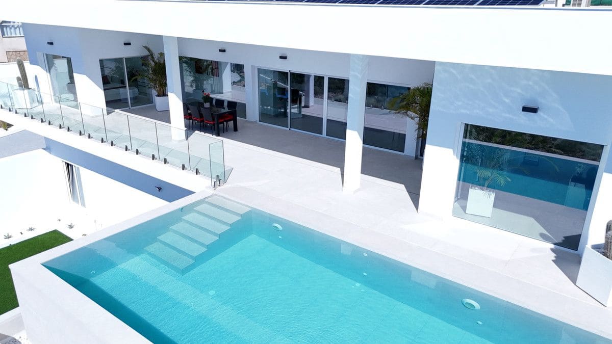 5 quarto Moradia para venda em La Marina com piscina - 1 350 000 € (Ref: 10028624)