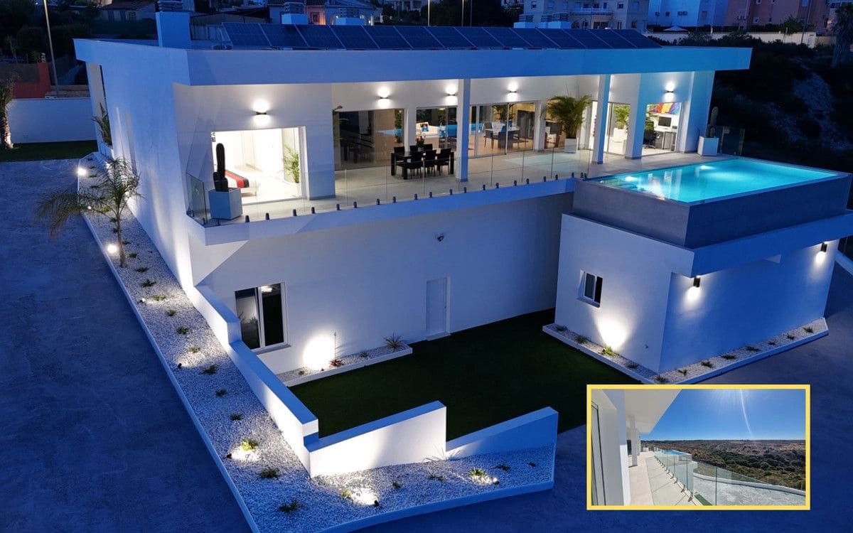 5 quarto Moradia para venda em La Marina com piscina - 1 350 000 € (Ref: 10028624)