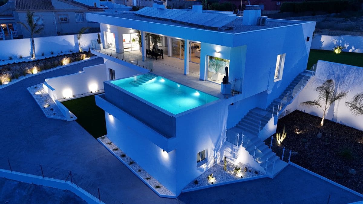 5 quarto Moradia para venda em La Marina com piscina - 1 350 000 € (Ref: 10028624)