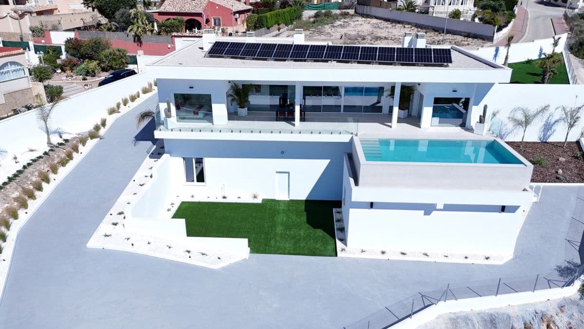 5 quarto Moradia para venda em La Marina com piscina - 1 350 000 € (Ref: 10028624)