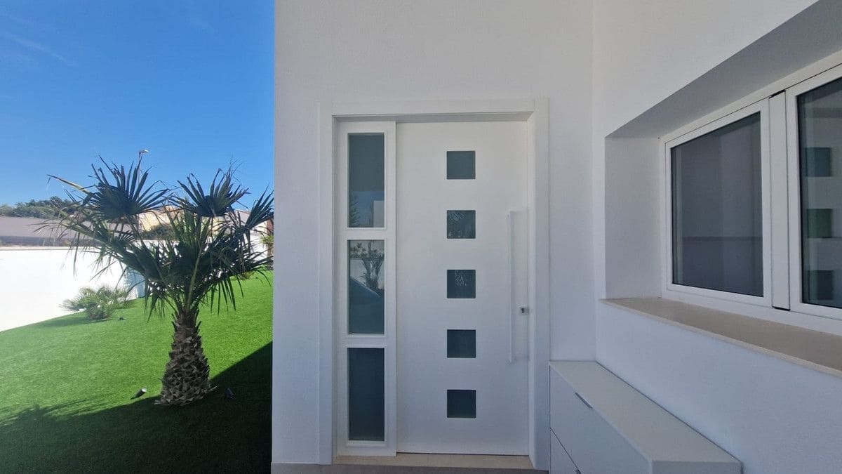 5 quarto Moradia para venda em La Marina com piscina - 1 350 000 € (Ref: 10028624)