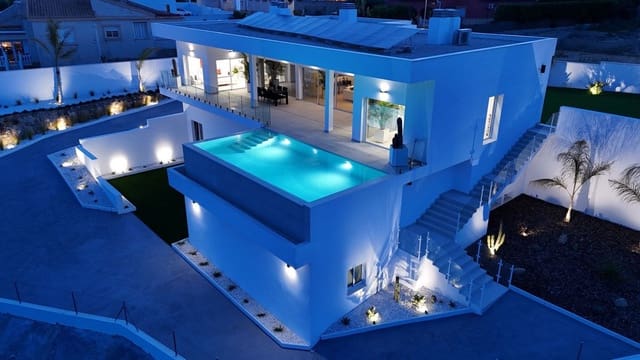 5 camera da letto Villa in vendita in La Marina, Elche / Elx con piscina - 1.350.000 € (Rif: 10028624)