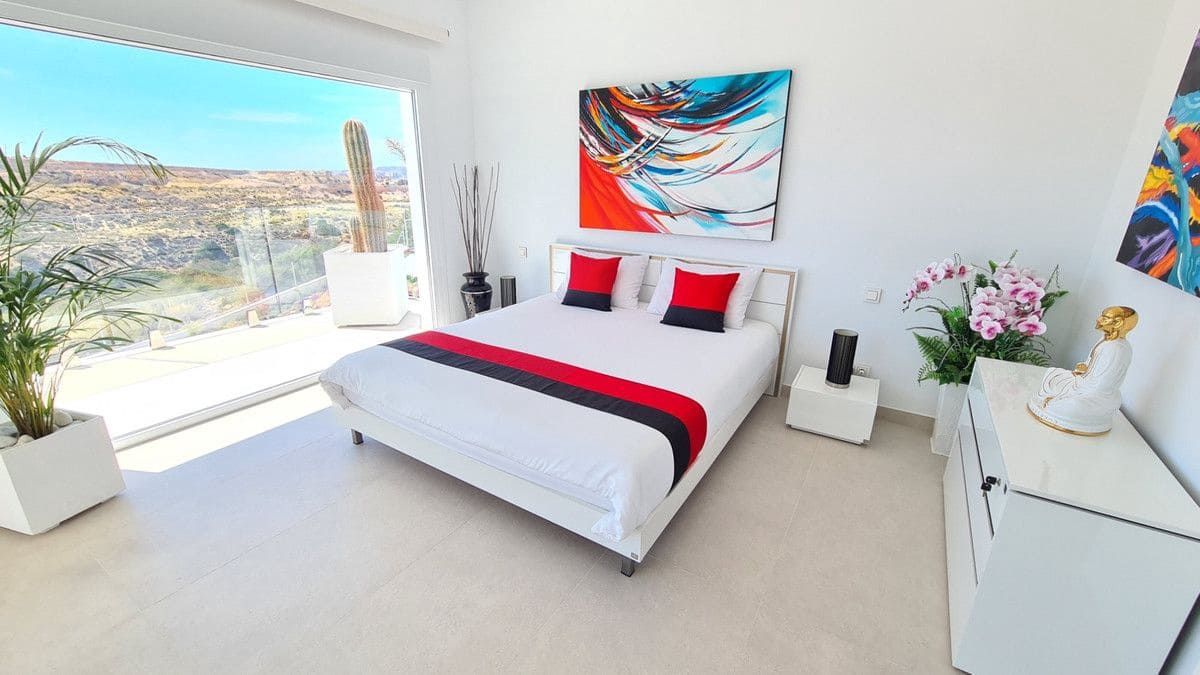 5 quarto Moradia para venda em La Marina com piscina - 1 350 000 € (Ref: 10028624)