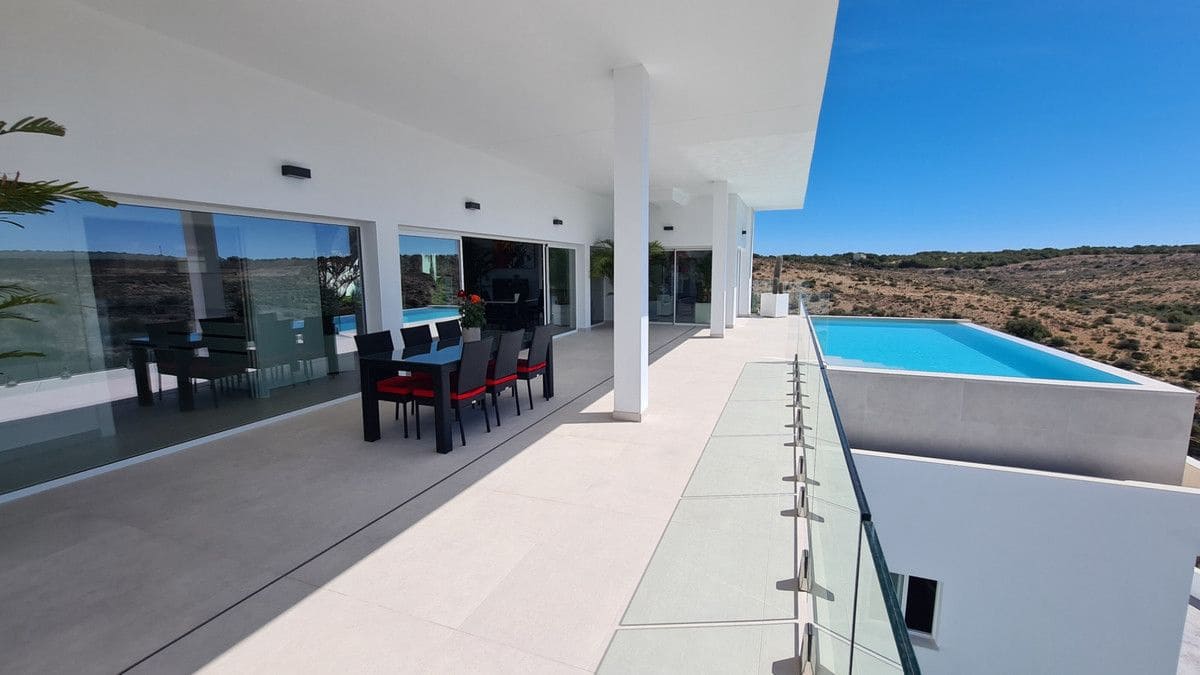 5 quarto Moradia para venda em La Marina com piscina - 1 350 000 € (Ref: 10028624)