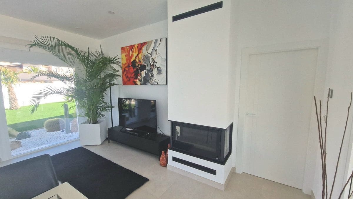 5 quarto Moradia para venda em La Marina com piscina - 1 350 000 € (Ref: 10028624)
