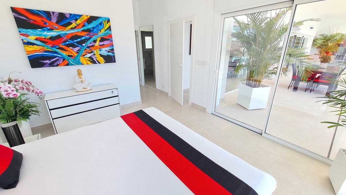 5 quarto Moradia para venda em La Marina com piscina - 1 350 000 € (Ref: 10028624)
