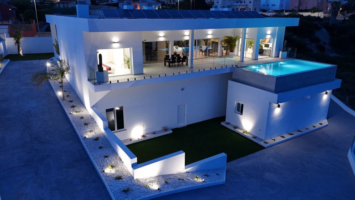 5 quarto Moradia para venda em La Marina com piscina - 1 350 000 € (Ref: 10028624)