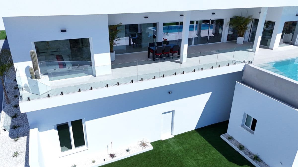 5 quarto Moradia para venda em La Marina com piscina - 1 350 000 € (Ref: 10028624)