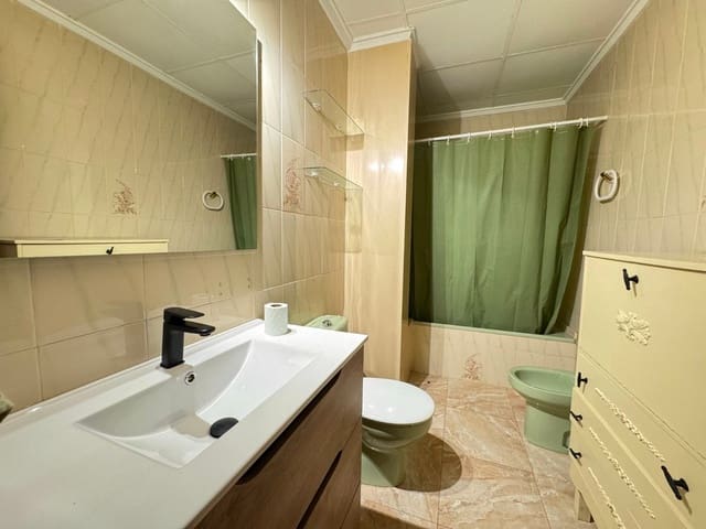 Apartamento de 4 habitaciones en Guardamar del Segura en venta - 199.900 € (Ref: 10028626)