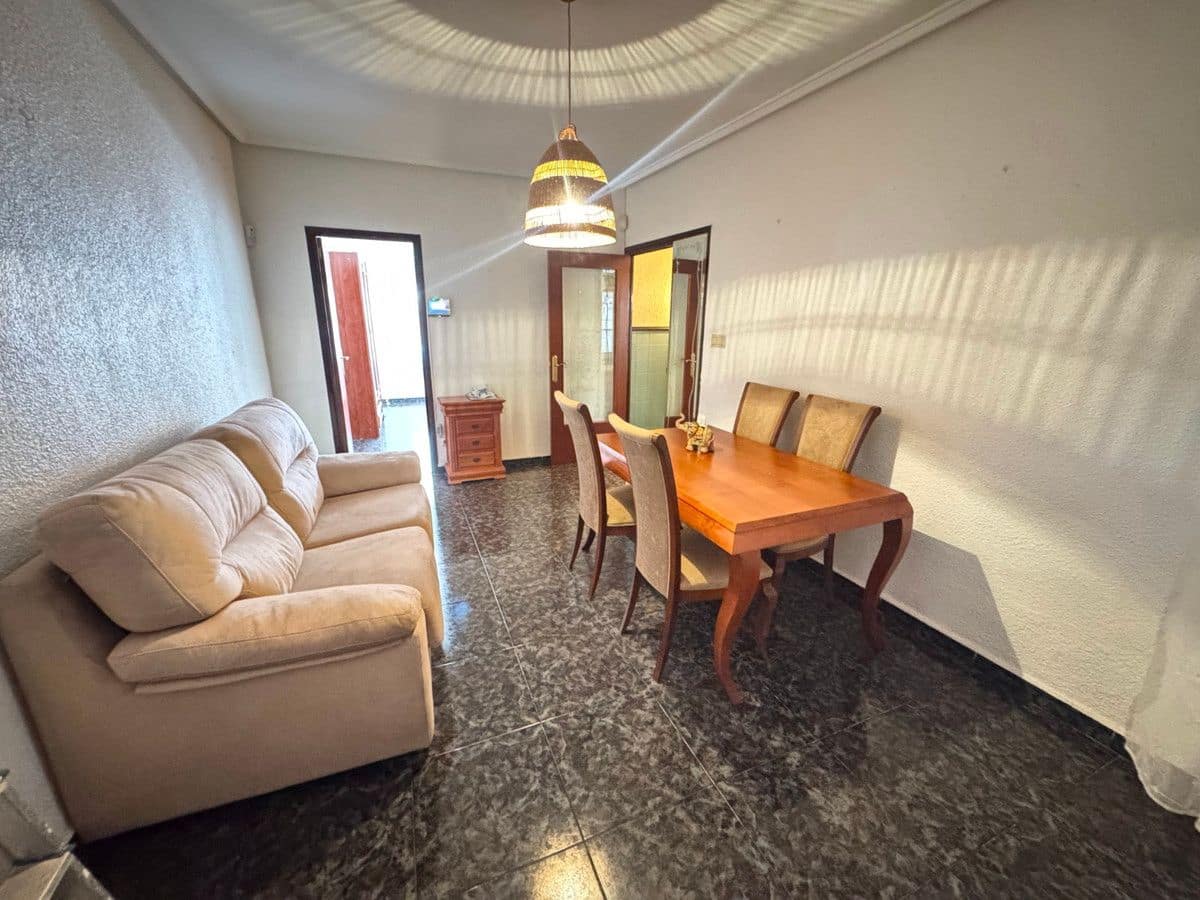 Apartamento de 4 habitaciones en Guardamar del Segura en venta - 199.900 € (Ref: 10028626)