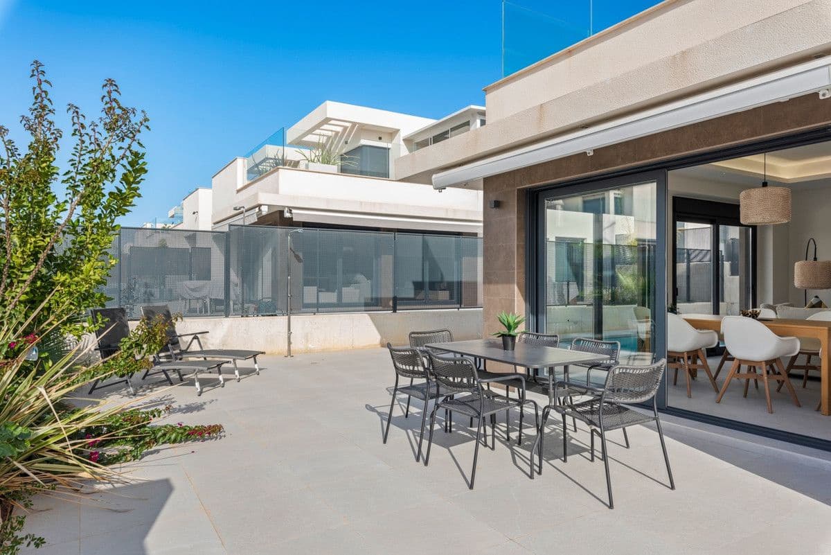3 quarto Moradia para venda em La Marina com piscina - 430 000 € (Ref: 10028627)