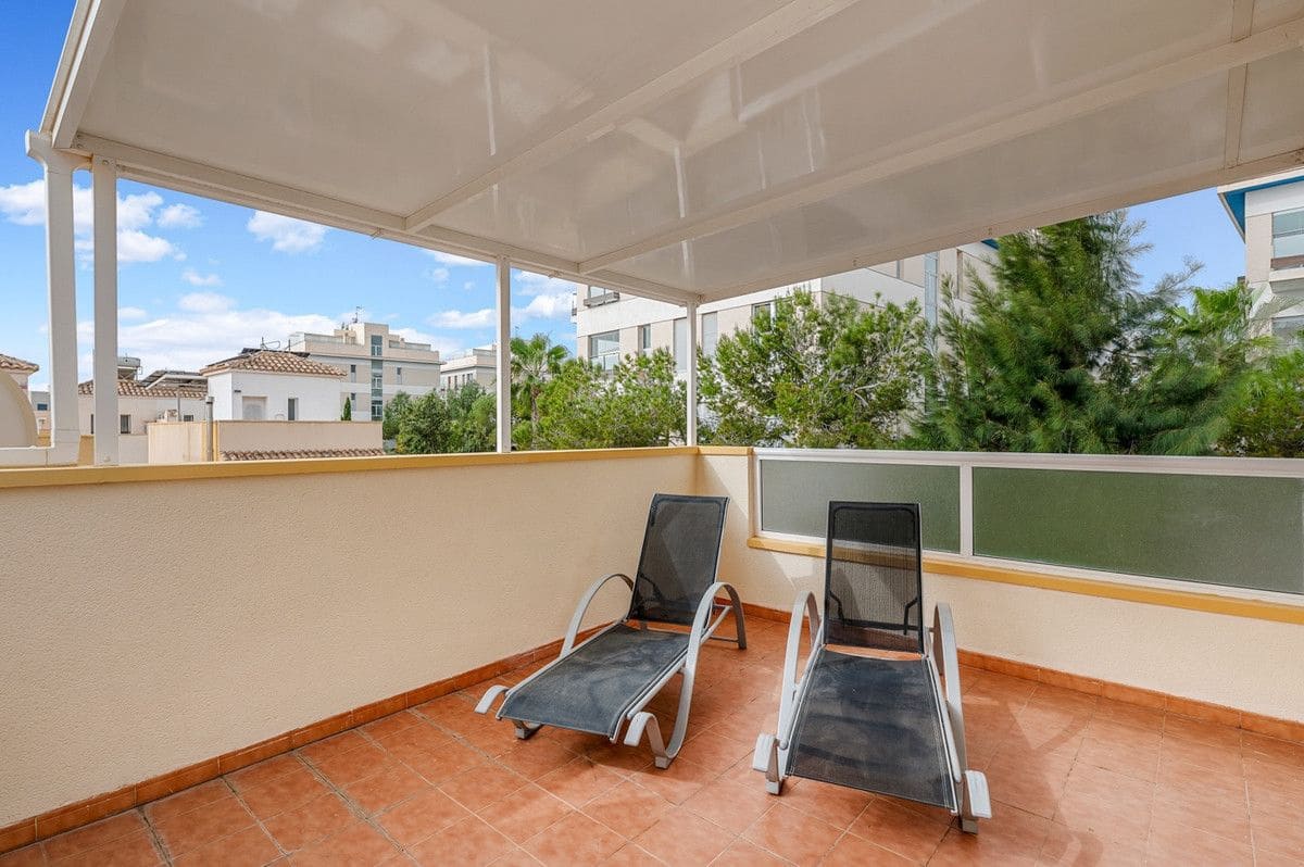 3 sypialnia Dom szeregowy na sprzedaż w Orihuela Costa z basenem - 345 000 € (Ref: 10028628)