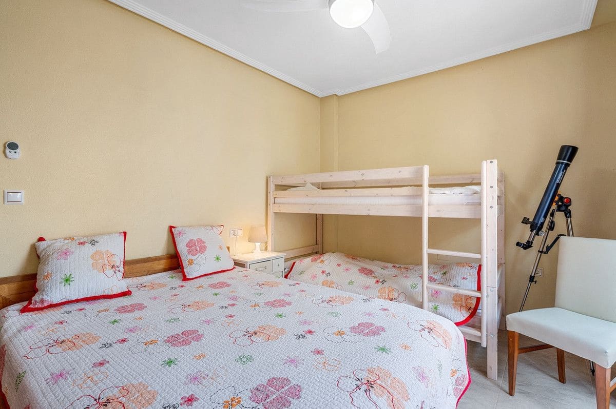 3 sypialnia Dom szeregowy na sprzedaż w Orihuela Costa z basenem - 345 000 € (Ref: 10028628)