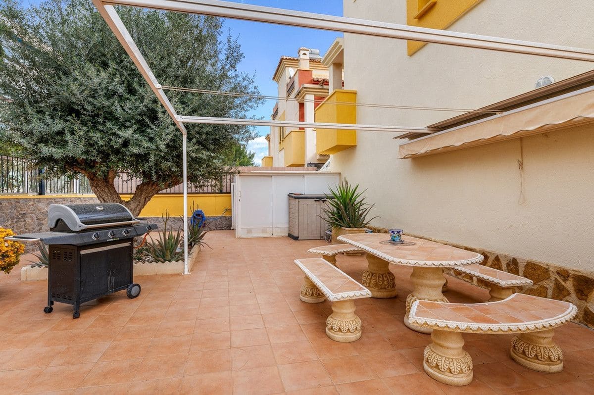 3 sypialnia Dom szeregowy na sprzedaż w Orihuela Costa z basenem - 345 000 € (Ref: 10028628)